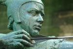 robin-hood-statue