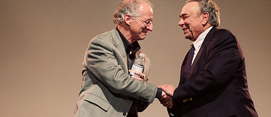 rc_piper_shaking_hands_2011_555